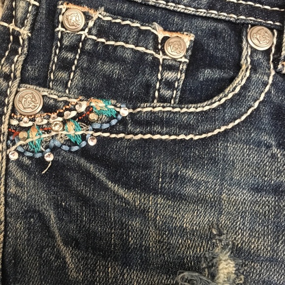 Sparkly Rhinestone feather shorts - Picture 2 of 7